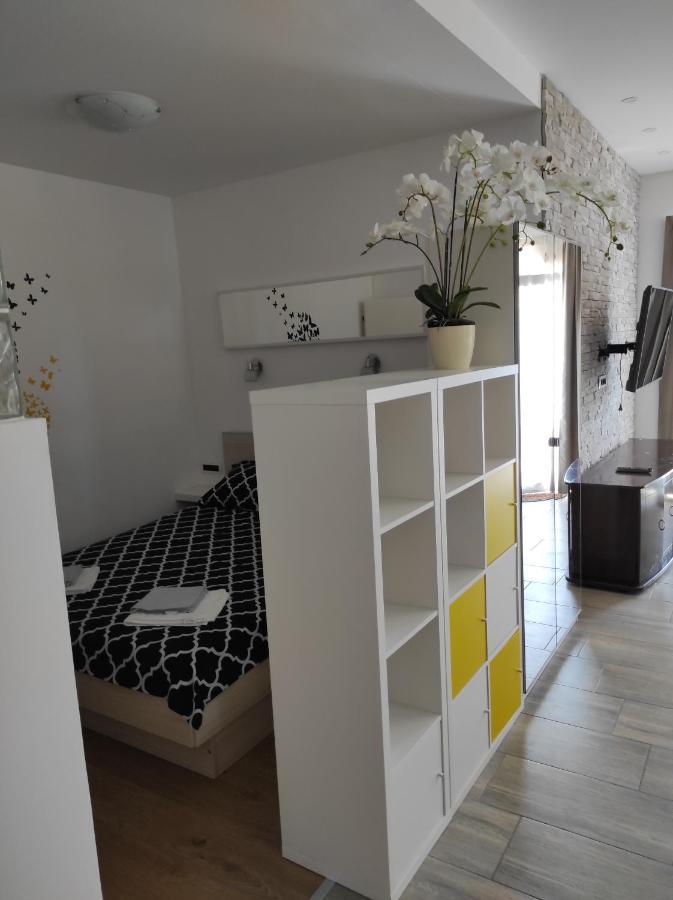 White Pigeon Appartement Split Buitenkant foto